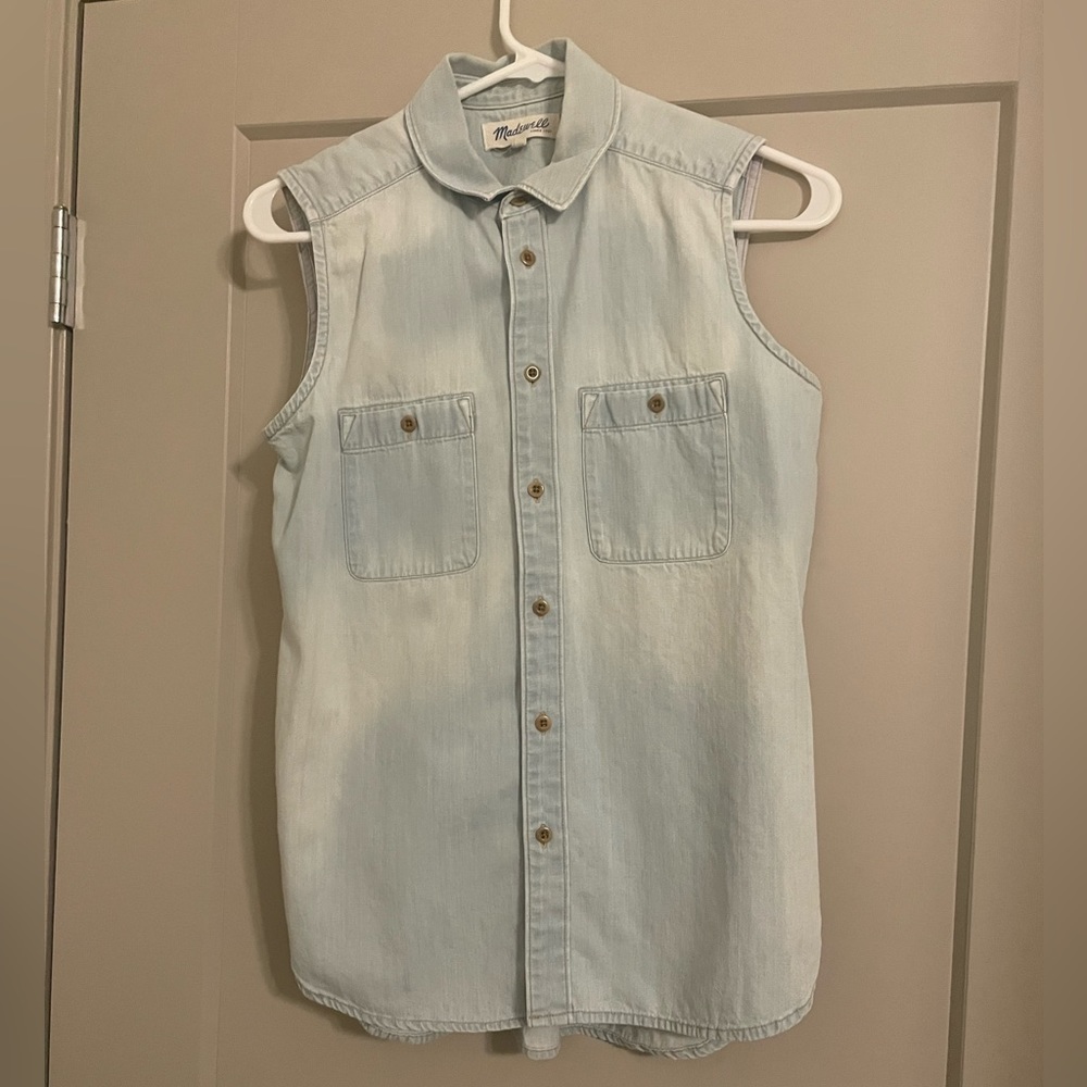 Madewell sleeveless denim shirt size S
